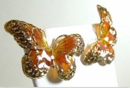 Boucles d'Oreille papillon et émail, en or 18 carats.