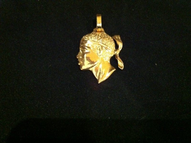 Pendentifs homme et mixte : or jaune, rose ou gris 18 carats avec diamants.